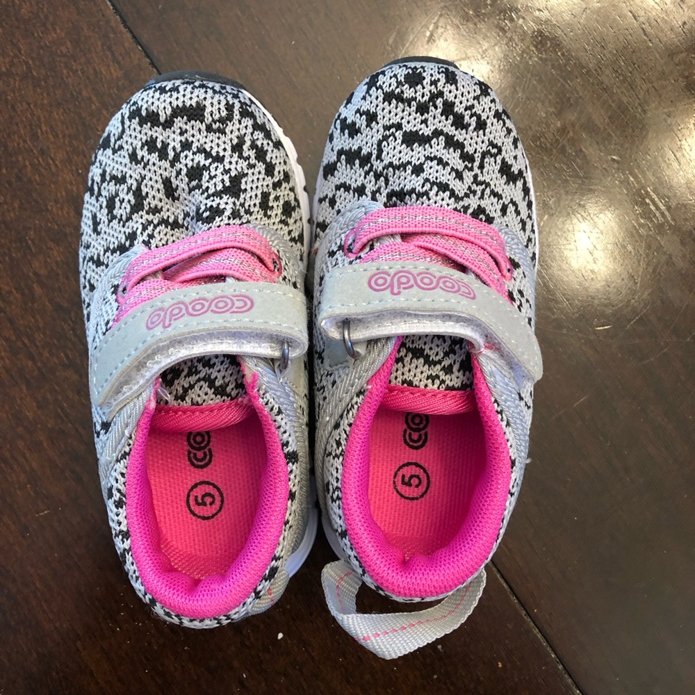 Coodo Toddler Shoe - size 5 (worn one time-inside)